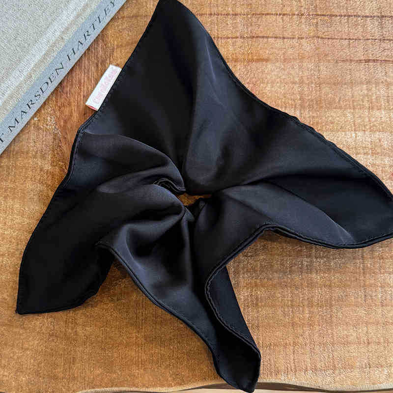 검은색