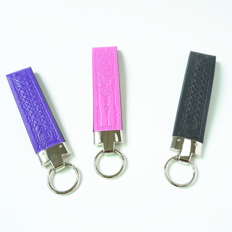 Customized Leather Keychain Wrist Strap Accessories Gravure Car Keychain Mobile Phone Hand Rope Christmas Gift Pendant