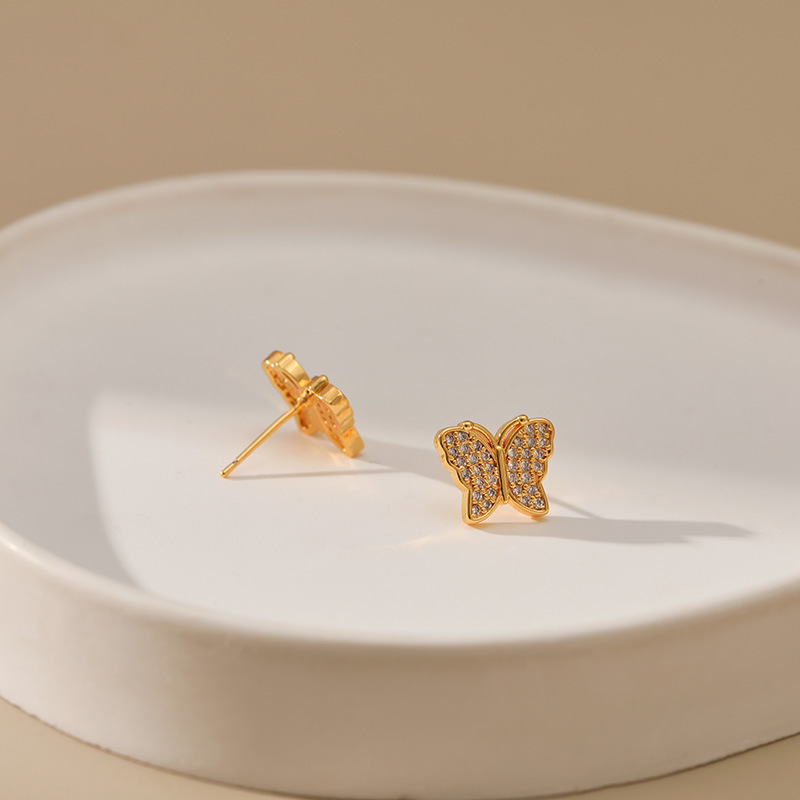 Plating, Inlay Design 1 Pair Sweet Simple Style Moon Heart Shape Plating Inlay Copper Zircon Ear Studs