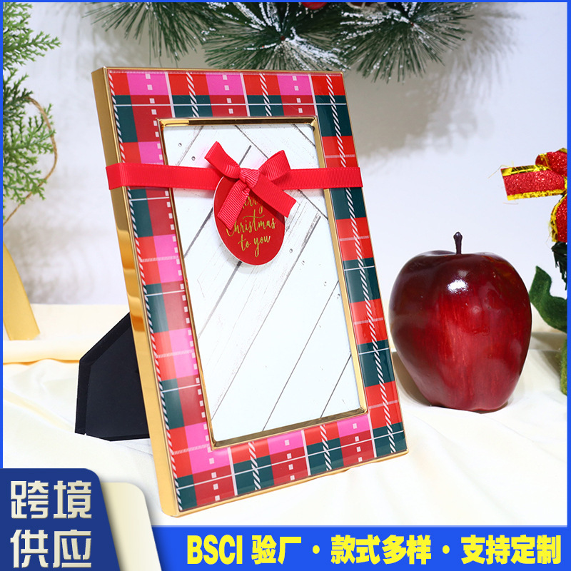 Cross-border factory wholesale Christmas metal photo frame 6 7 8 10 inch black and red plaid frame decoration gift Cross-border factory wholesale Christmas metal photo frame 6 7 8 10 inch black and red plaid frame decoration gift