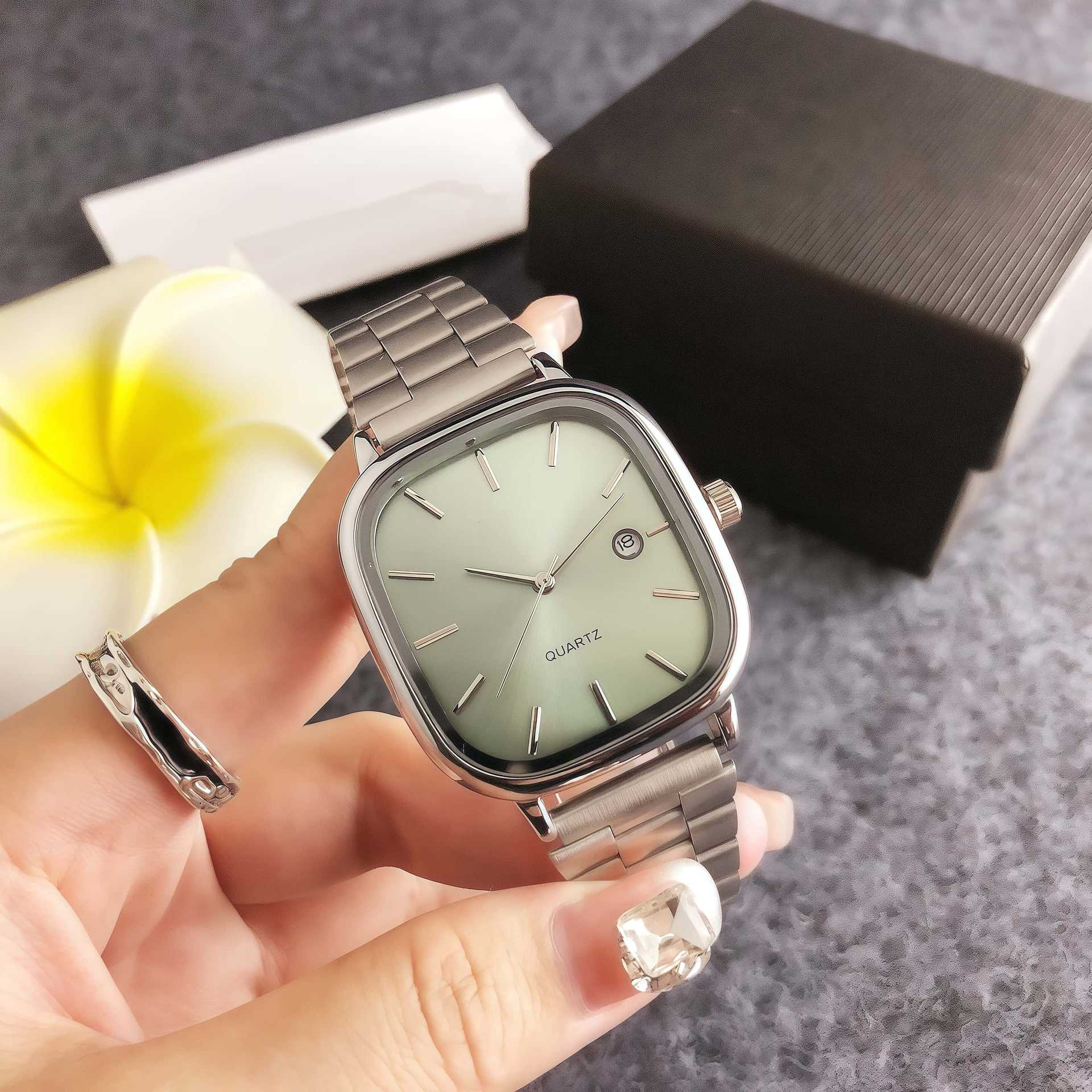 新型女子学生韓国版シンプルファッション腕時計小清新夏女性時計方形文字盤学院風装飾時計