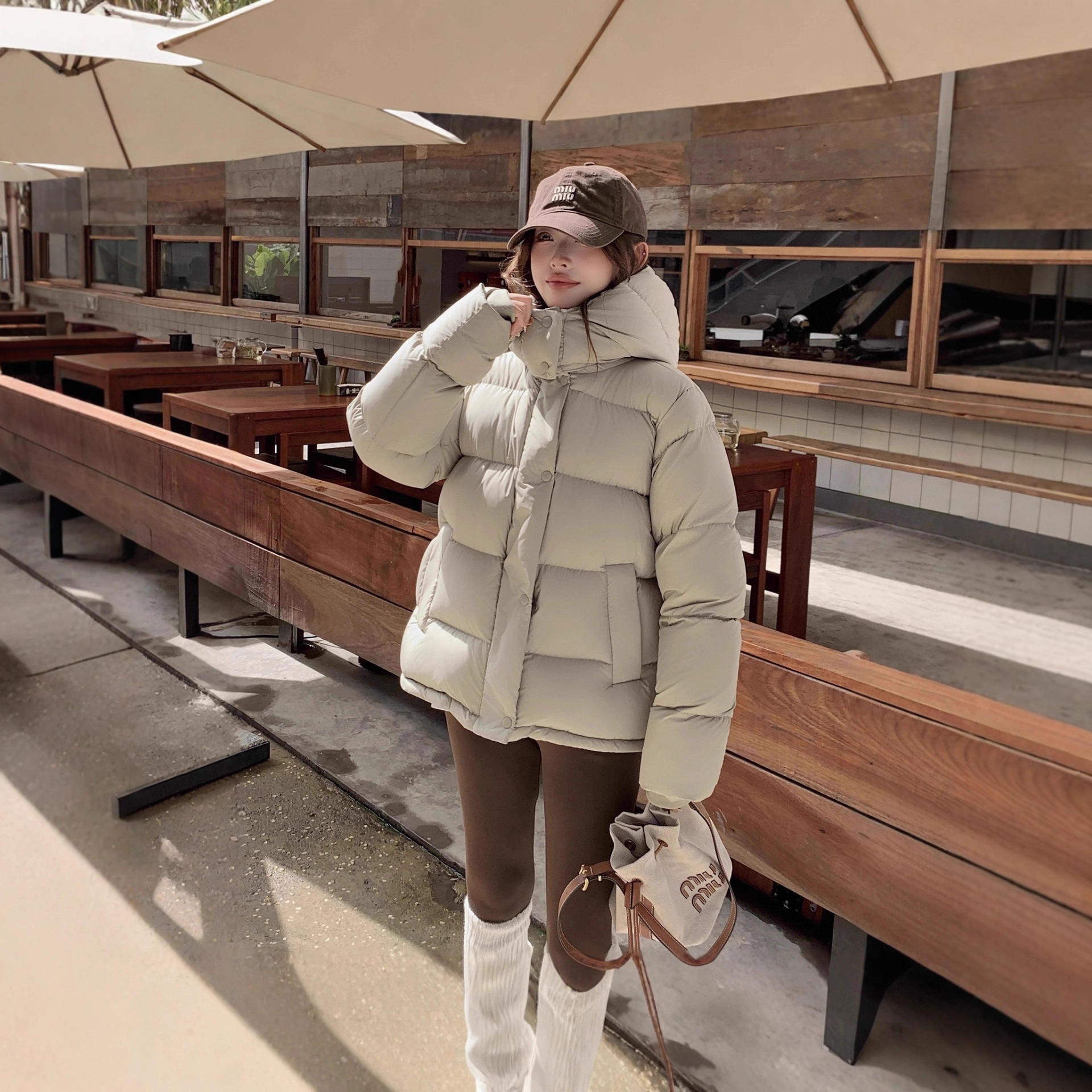 Women's down Jacket 90% White Duck down 2025 New Style Five-Panel Short Winter Hooded Thickened Puffer Jacket Super Stylish Coat