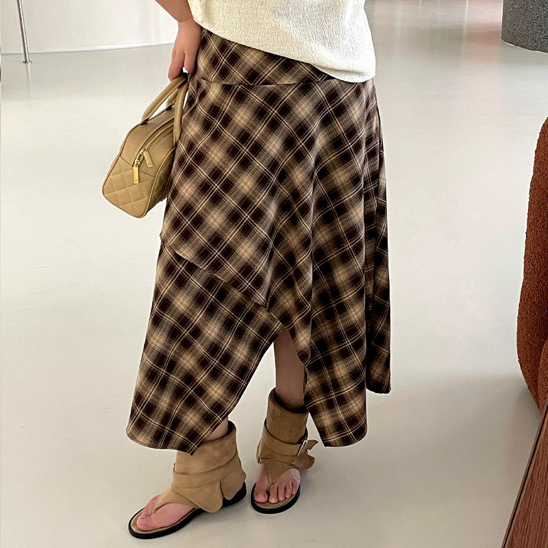 Plus-size retro plaid long skirt for women, 2026 autumn collection, plus-size women's clothing, irregular hem layered skirt NQ1588
