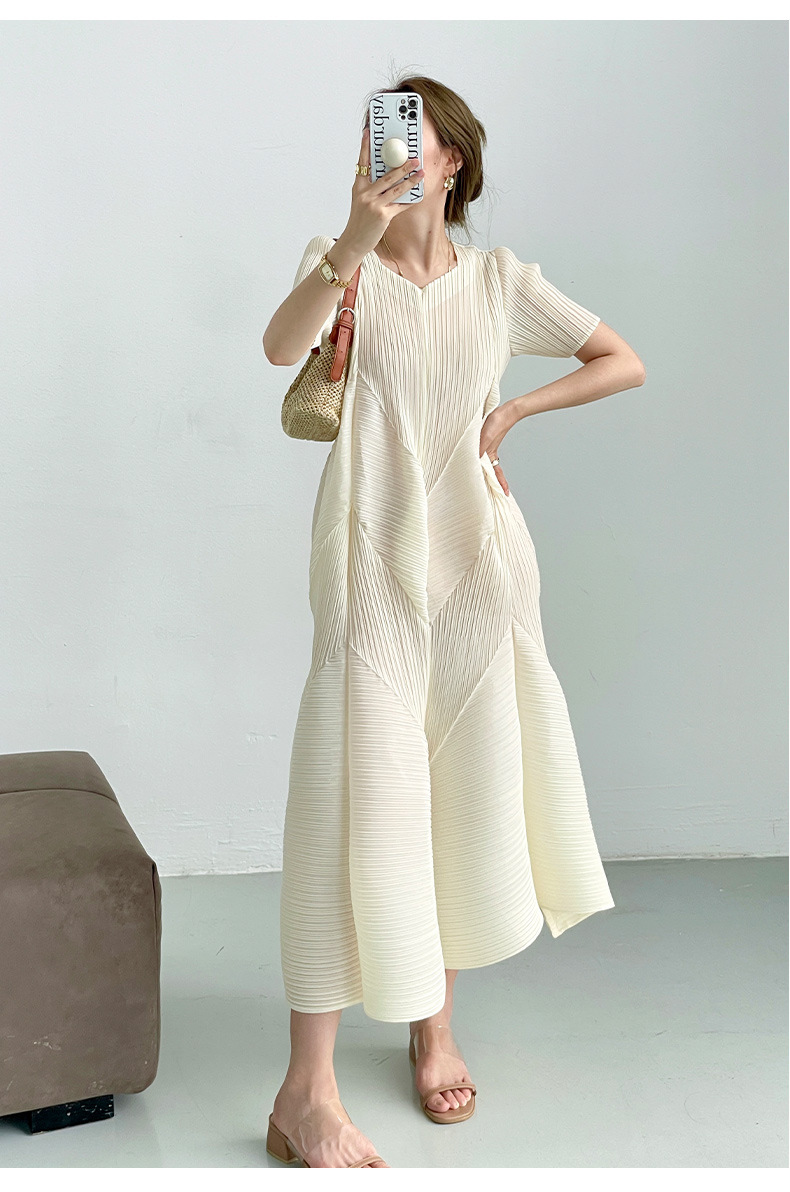 Đầm xếp ly ngắn tay họa tiết hoa nụ phong cách Pháp — Màu đen chi tiết 21