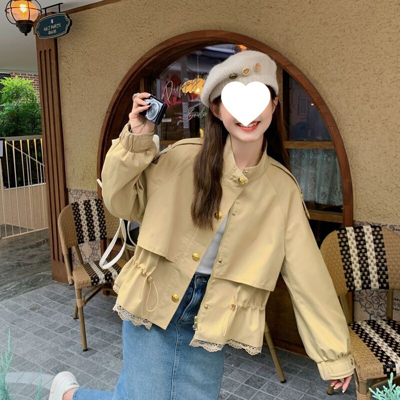 Khaki Lace Patchwork Short Coat for Petite Women, 2025 Spring New Style, Workwear Style, Waist-Cinching, Stand-Collar Trench Coat Khaki Lace Patchwork Short Coat for Petite Women, 2025 Spring New Style, Workwear Style, Waist-Cinching, Stand-Collar Trench Coat