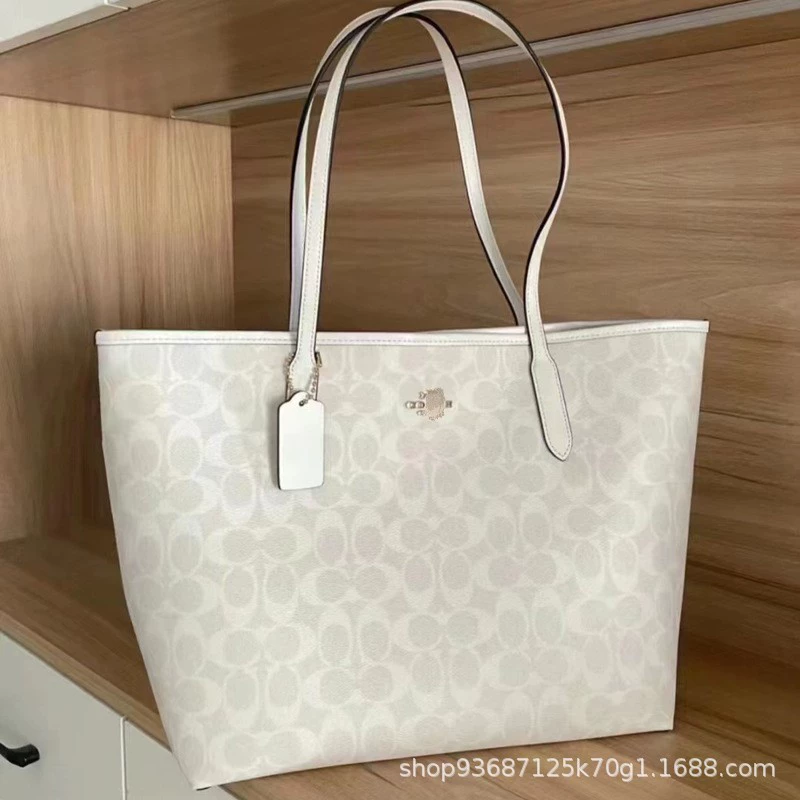Сумка-тоут (Coach) 33×29×16 см, магнитная застёжка, вместительная сумка через плечо