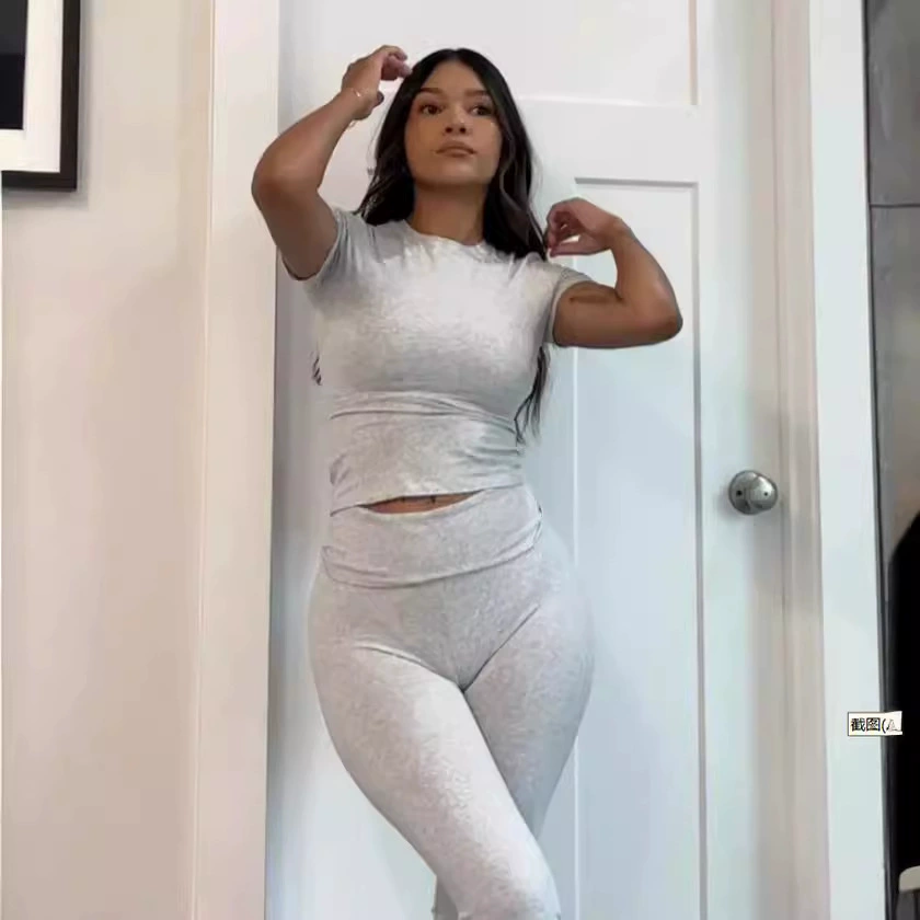 Европейская одежда для ранней осени, новинка 2024 года, женская одежда высокого класса, Модный повседневный костюм из двух частей в стиле ретро в гонконгском стиле