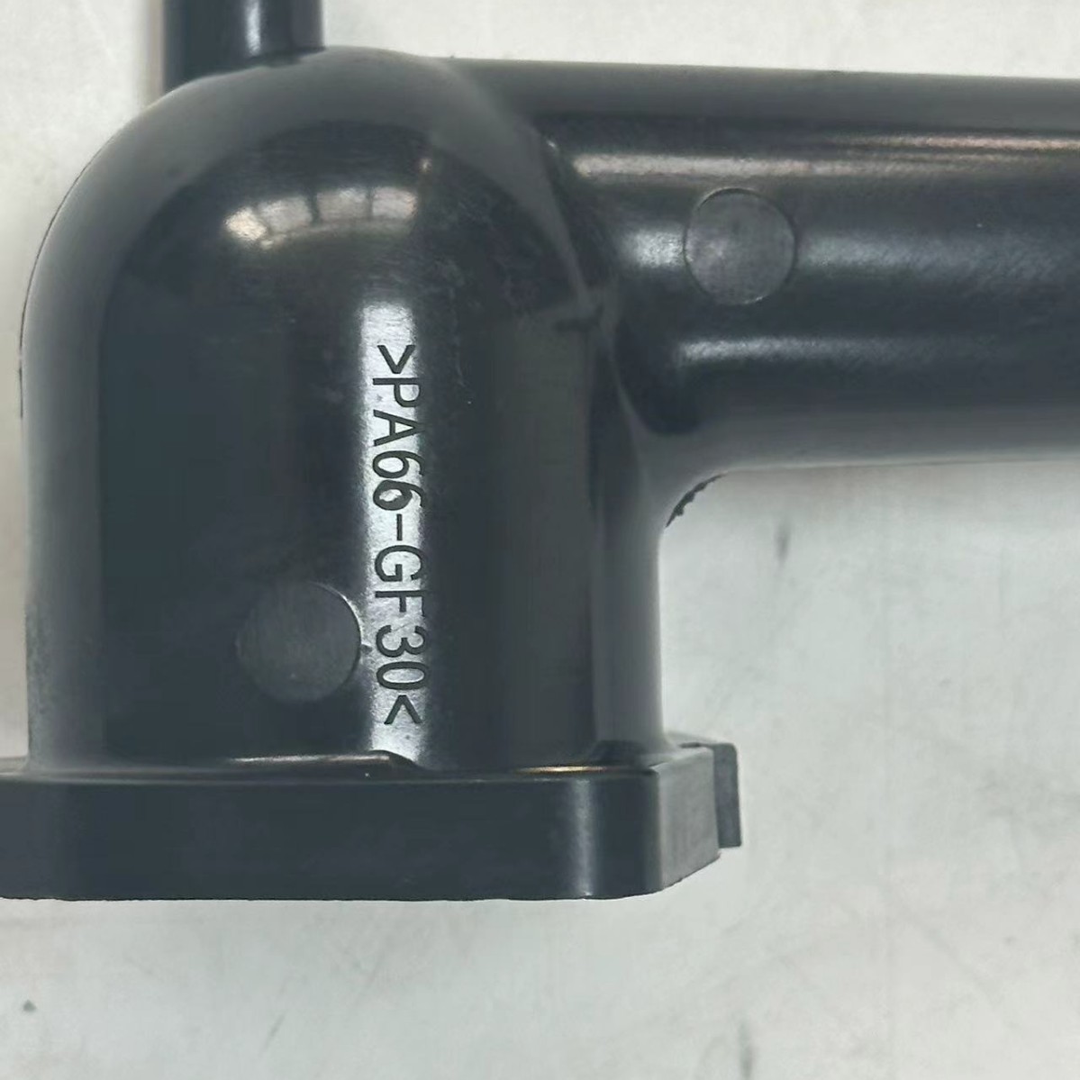 16321 - 0A040 adecuado para la tubería de agua del asiento de cubierta del termostato de Toyota
