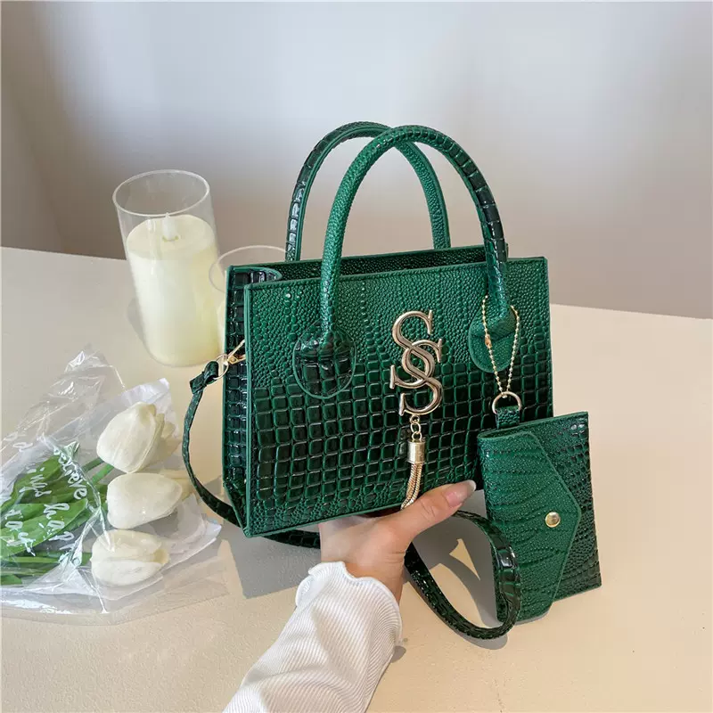 2025夏季潮流新款女包时尚洋气单肩斜挎高级感百搭通勤手提包包