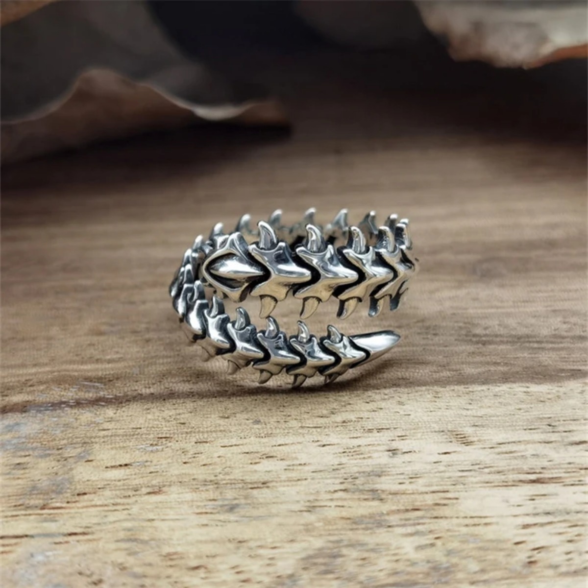 Spine Skull Ring Punk Style Adjustable Open Design For Unisex_voghion.com