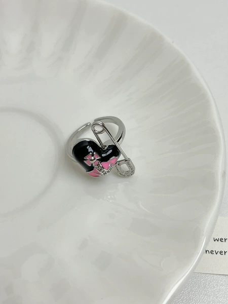 Pin, ring