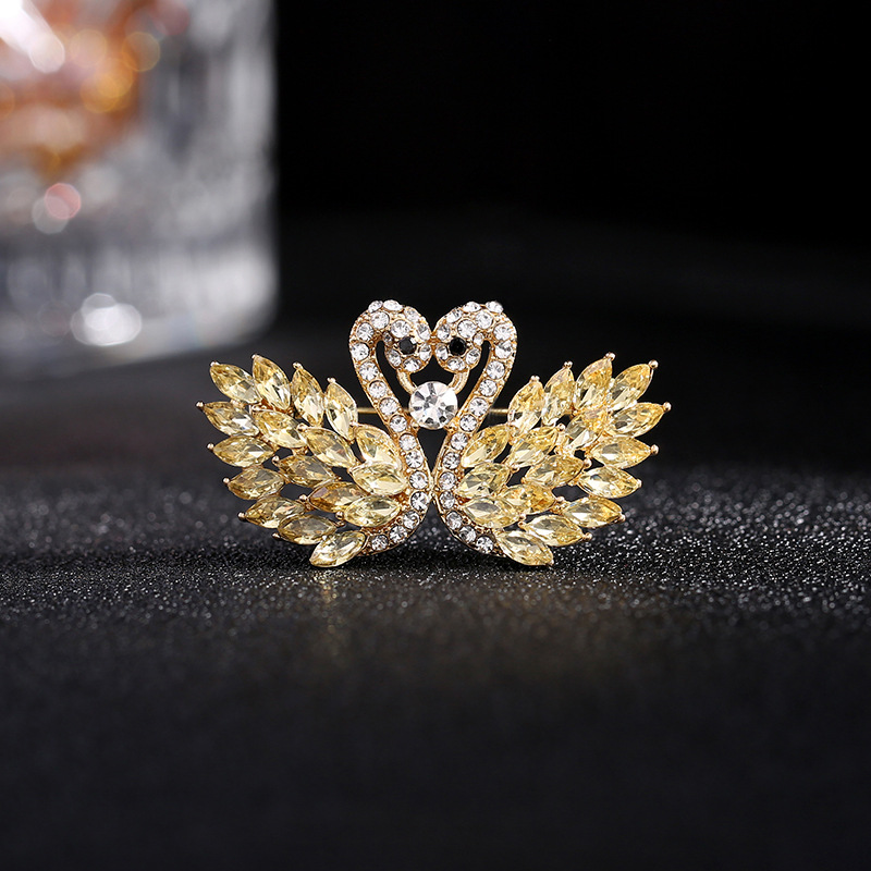 Broche de cisne de diamante completo para mujer de gama alta exquisito anti-exposición accesorios de traje de PIN ramillete de comercio exterior transfronterizo en stock al por mayor