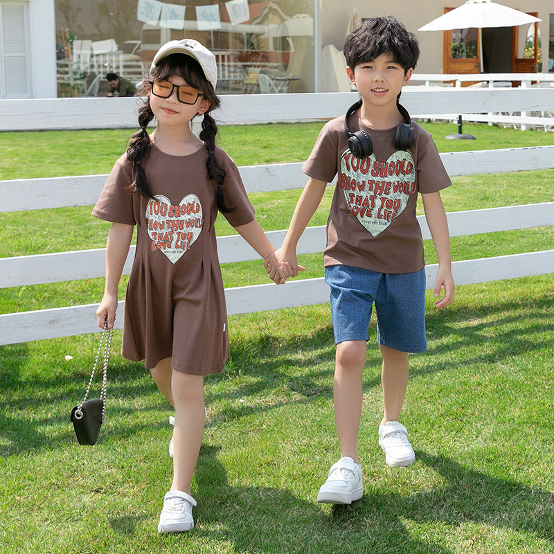Estilo occidental verano nuevo vestido de padre-hijo estilo coreano más tamaño amor madre e hija intrigante vestido de cintura pequeña para una familia de cuatro ropa de padre-hijo