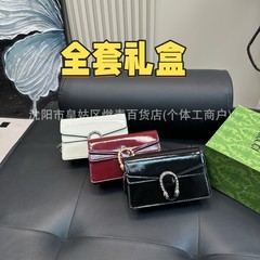 2025 新しい本革外国貿易レディース新しいクロスボディバッグハイエンドチェーンショルダーバッグトレンディなファッション小さな正方形バッグ