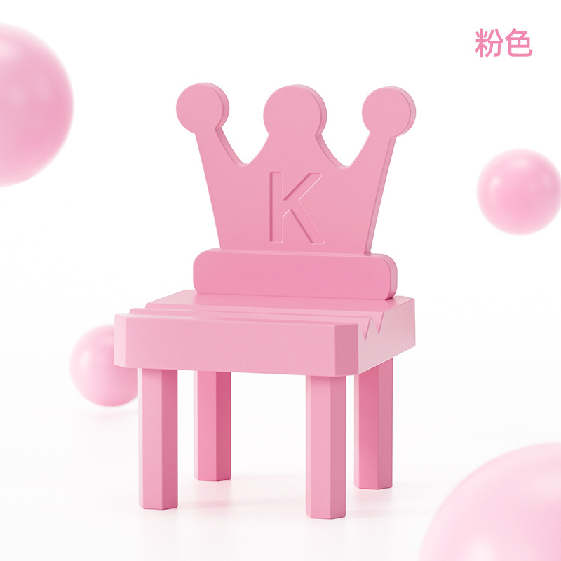 Venta directa de fábrica, regalos promocionales creativos de plástico, silla de dibujos animados, soporte para teléfono móvil de escritorio, soporte para teléfono móvil, se puede imprimir LOGO