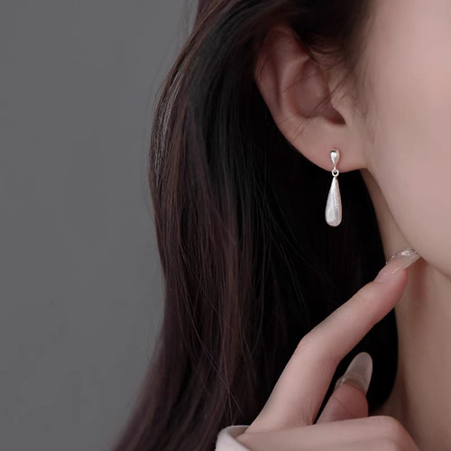 【Little Raindrop】Silver brushed water drop earrings minimalist commuter ear clip earrings mosquito coil plate without ear piercings without pain