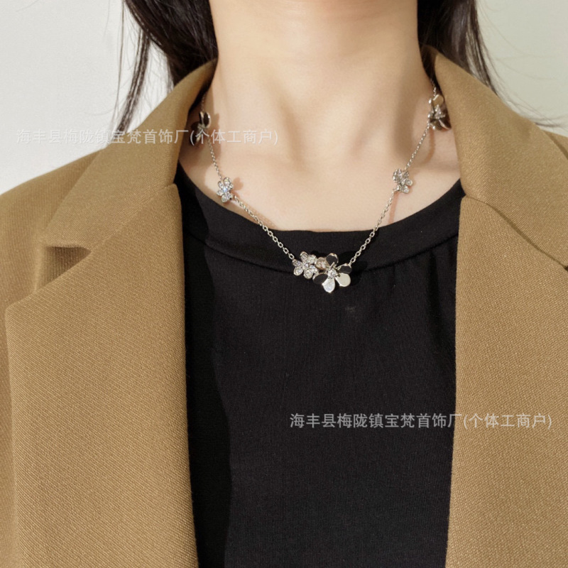 高版本幸运三叶草满钻项链女闪亮小众小仙女吊坠花朵锁骨链满天星|undefined