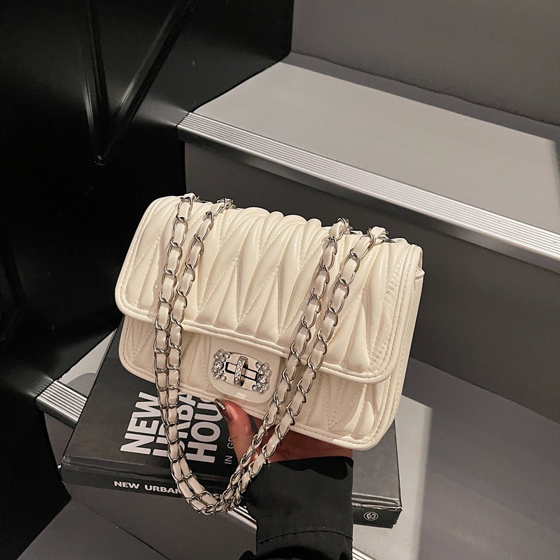 Bolsa de cadena de estilo Xiaoxiangling transfronterizo, bolsa cuadrada de damas, otoño y invierno 2025, nueva bolsa de hombro de moda universal