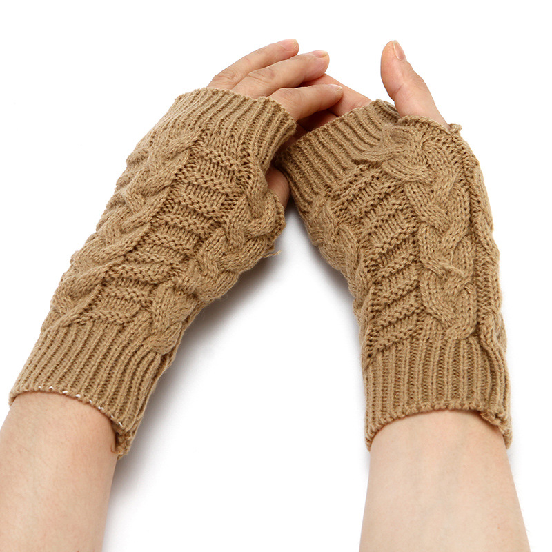 knitted demi-season gloves