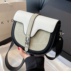 女性のためのフレンチニッチバッグ 2025 新しいハイエンドスタイルのシングルショルダークロスボディバッグインターネットセレブホットスタイルサドルバッグ