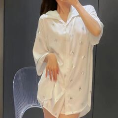 夏のハイエンドアイスシルクナイトガウン女性のための薄い半袖ショーツストリーマーバタフライシルクパジャマ女性のホームウェアセット