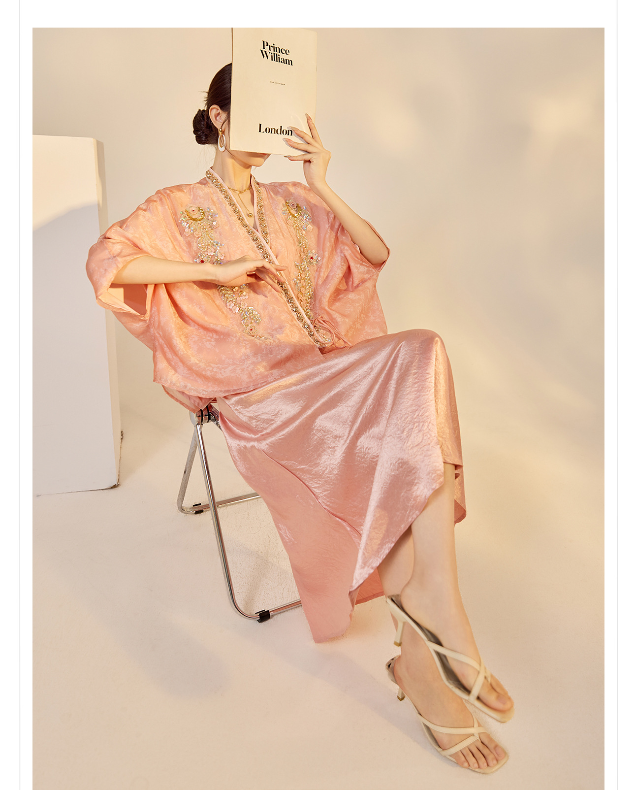 Áo cardigan nữ dáng rộng Tencel thêu hạt phong cách Trung Hoa — hồng, mơ chi tiết 28