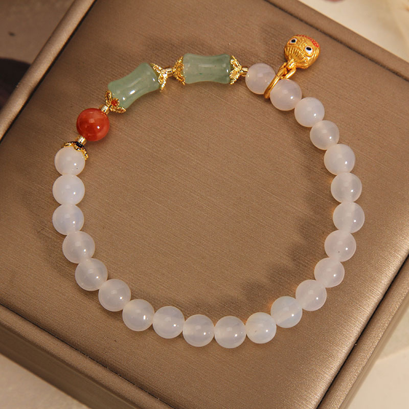 Nuevo estilo chino artístico retro dulce lindo ágata blanca bestia dorada pulsera femenina Festival de gran altura estudiante novias pulsera