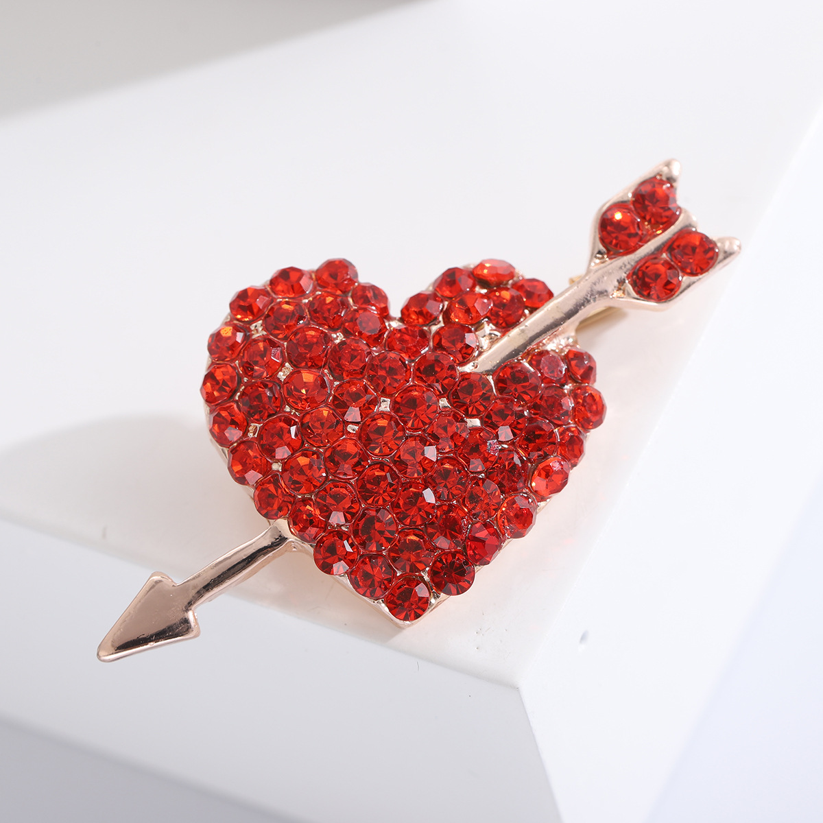 Ig Style Shiny Heart Shape Arrow Alloy Inlay Rhinestones Women's Brooches display picture 2