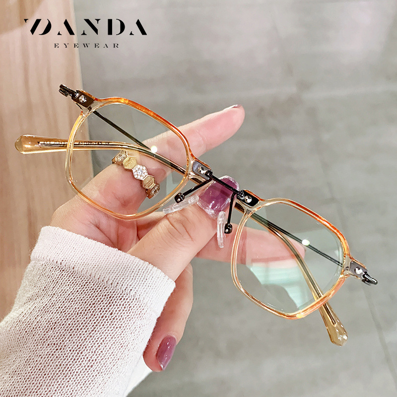 Comercio exterior nuevo anti-azul gafas de luz personalizada nicho miopía gafas marco TJ858 hombres y mujeres misma moda gafas lisas