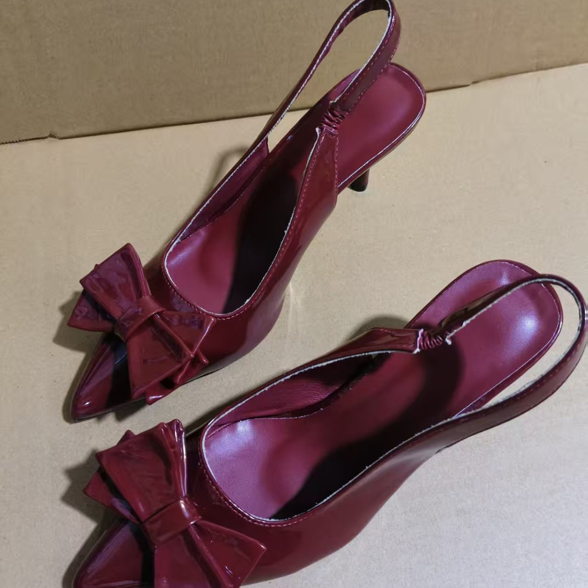 Sandalias de Tacón Alto en Punta para Mujer de Charol y PU con Adorno de Mariposa para Uso Diario image 3