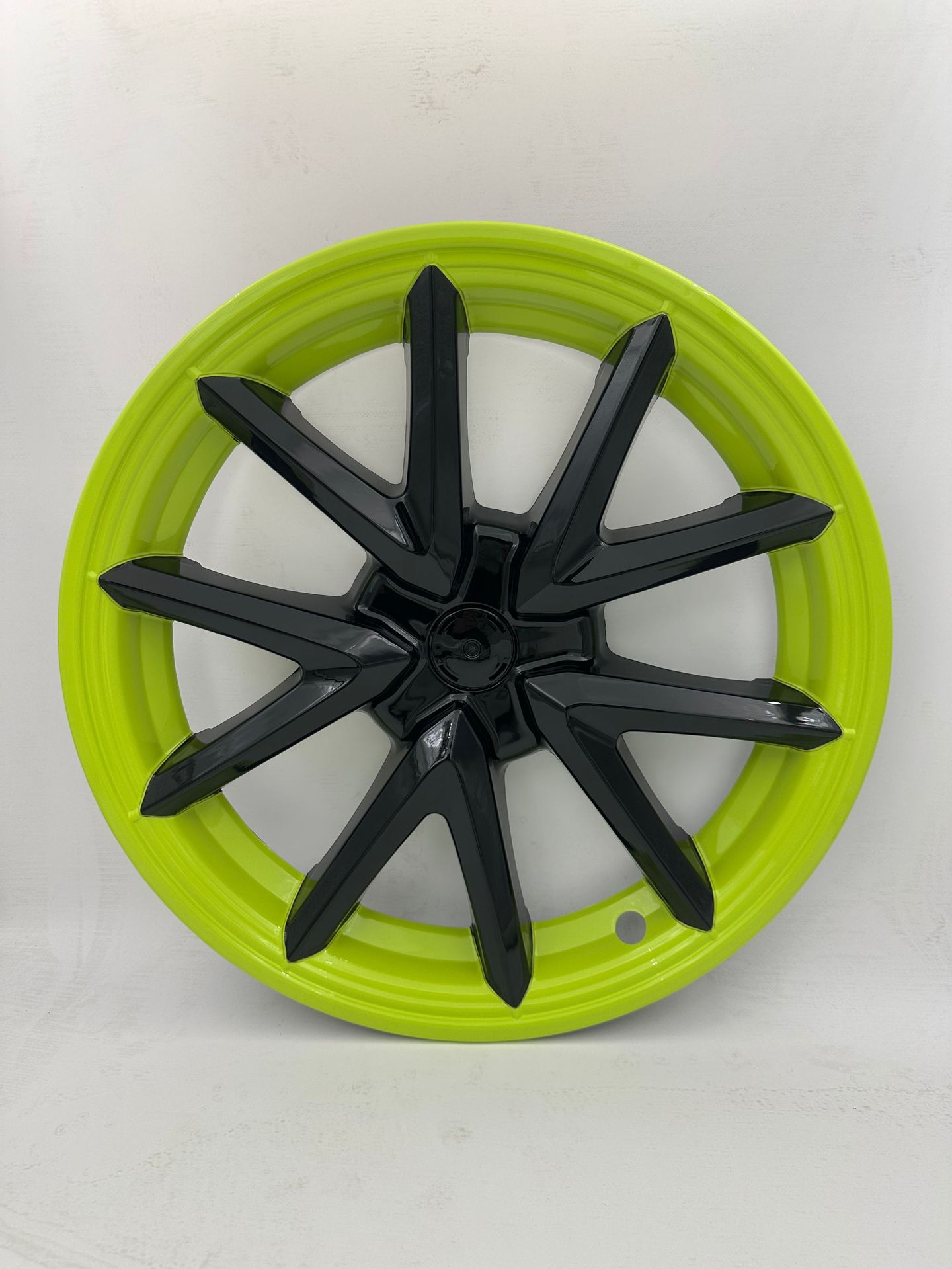 Model 3 Wheel, Tesla Hub cover - old-3-18-inch-fluorescent-green-white-label-four
