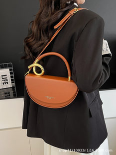 Fashion niche handbag, simple 2026 new high-end women's crossbody bag, saddle bag, European and American trendy shoulder bag