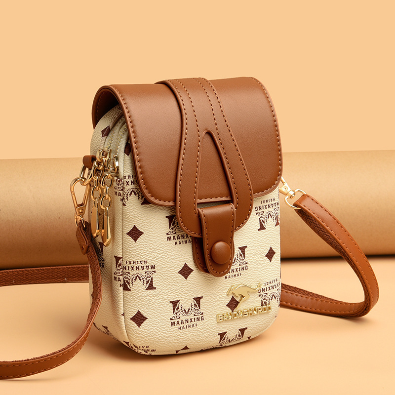 Women's mobile phone bag 2023 new PVC mother bag Korean shoulder messenger bag atmospheric middle-aged women's bag a generation of hair