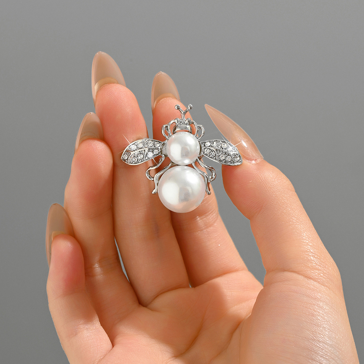 Cross-border nuevo esmalte simple diamante miel broche nicho femenino de alta sensación pin diy insectos accesorios de traje