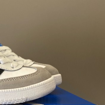 Putian children's comfortable color-blocking sports training shoes, retro trend shoes for school, dropshipping one piece.