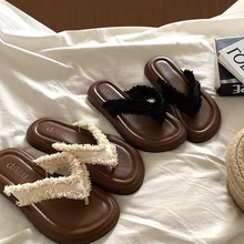 踩屎感2025新款时尚配裙子沙滩凉拖网红平底夹脚人字拖鞋女夏外穿