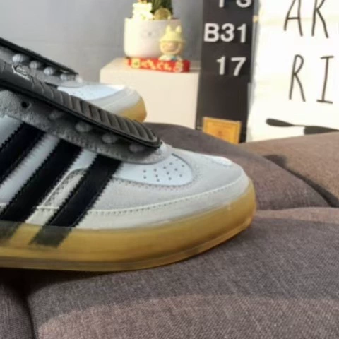 Кроссовки Adidas повседневные противоскользящие и износостойкие низкого типа, удобные и дышащие, подходят для повседневной носки