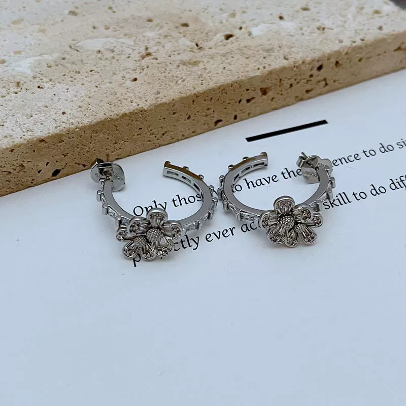 Fashionable cute fresh accessory, earrings, European style, light luxury style, flowered