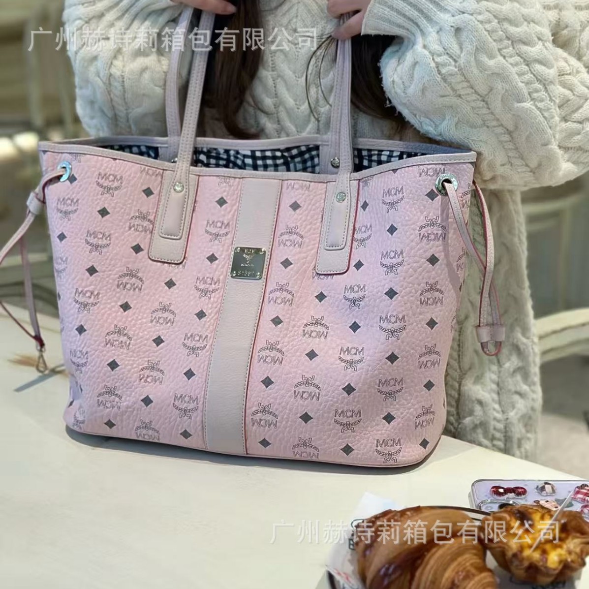 New MC Print Mother-Daughter Tote Bag Large Capacity Crossbody Fashion Versatile Underarm Commuter Women's Bag - Thumbnail 3