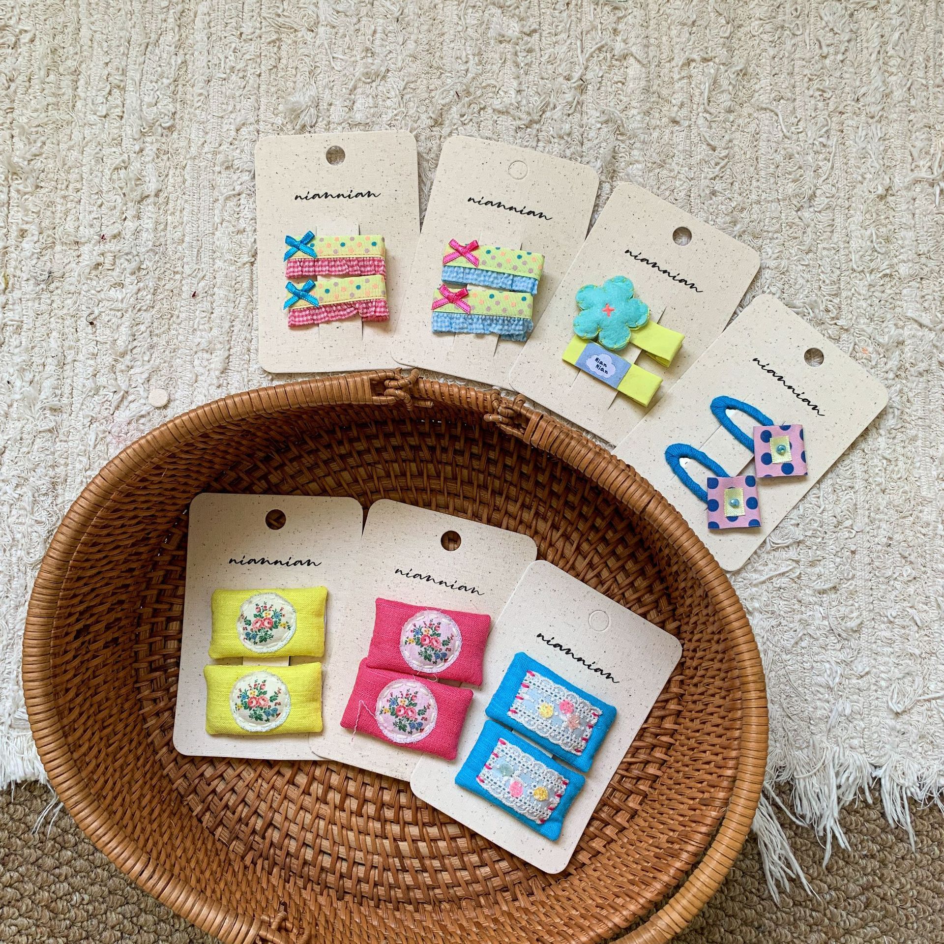 Sugar Pear ropa para niños brocas de tela para niños adorables 2026 niñas brocas de cabello frange BB brocas de arco accesorios para bebés