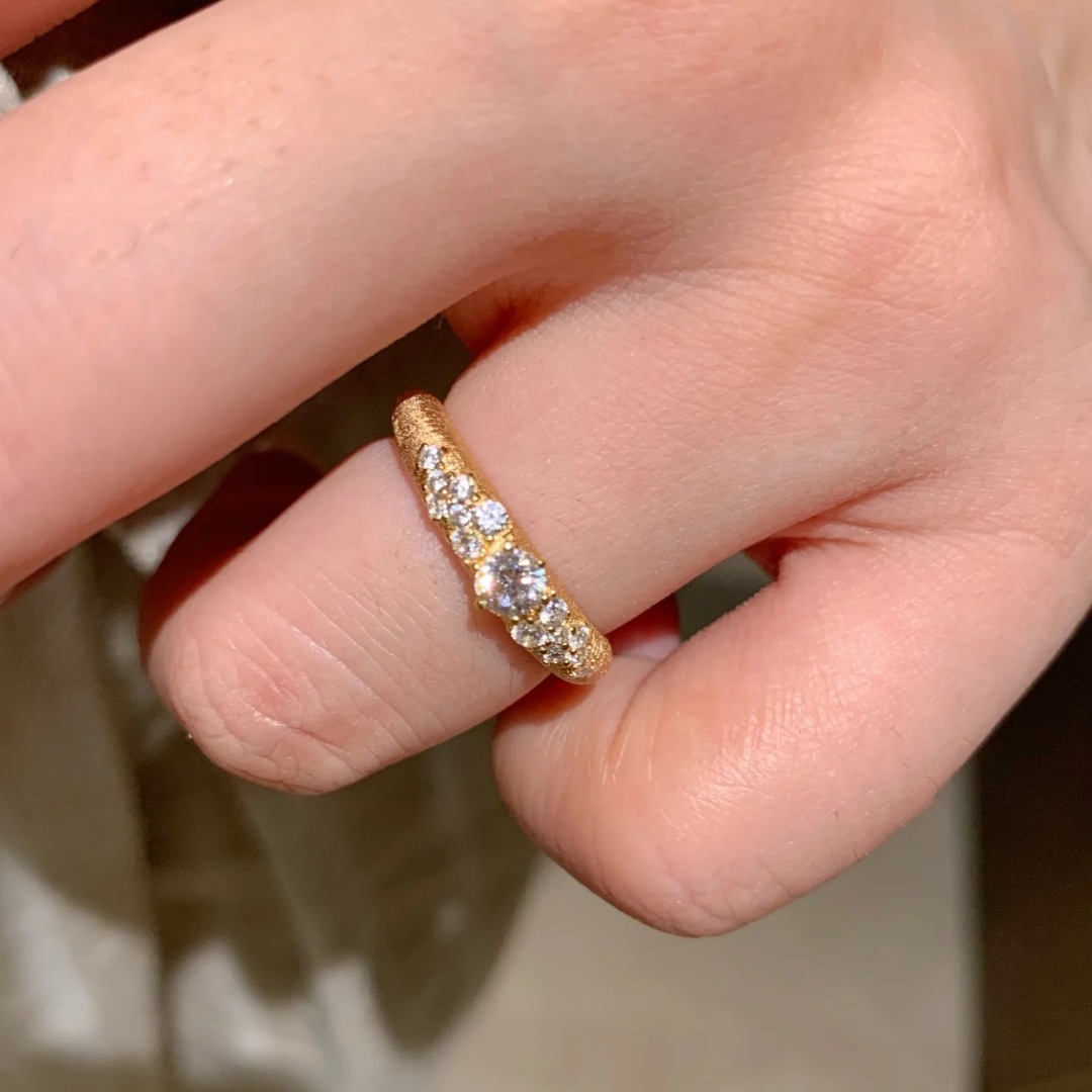 Scattered Stars River Brushed Diamond Ring Luxury Vintage Style_voghion.com