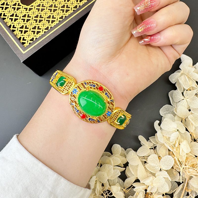 Brazalete abierto de oro de oro de Vietnam jade colorido palacio aleación de cobre esmalte de mujer fábrica de joyería Yiwu