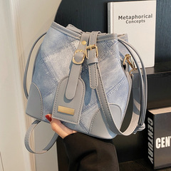 Women's 2024 New Fashion Single Shoulder Crossbody Bag with High-Quality Texture, Unique Design, Checkered Bucket Bag