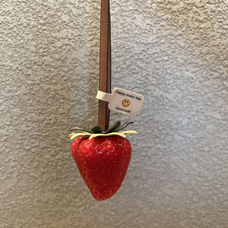 F30 Ning Ge Celebrity-Style Strawberry Pendant Bag Charm, a Worry-Relief Gift for Best Friends, Car Hanging Ornament, No Sesame Version, Large Strawberry