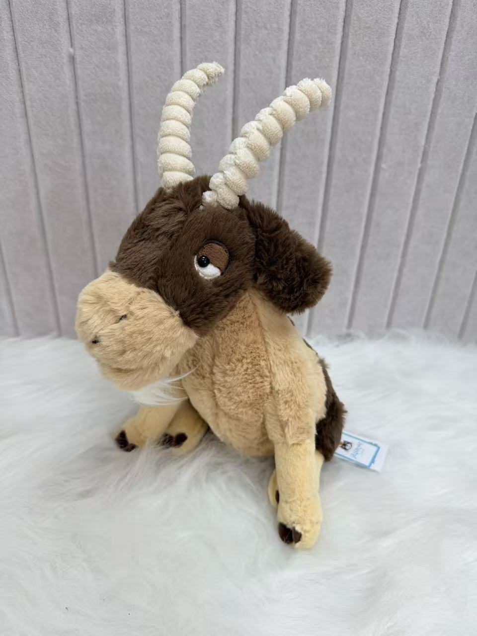 그라니 산양 인형 30cm / 상위 버전에는 세 가지 표준 + 더스트백이 포함됩니다.