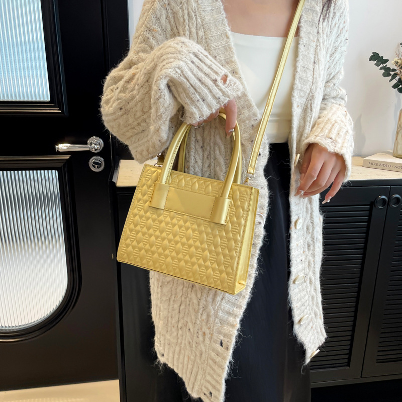Leisure for women 2024 new item, niche simple diamond grid handbag, fashionable and popular single shoulder crossbody_voghion.com