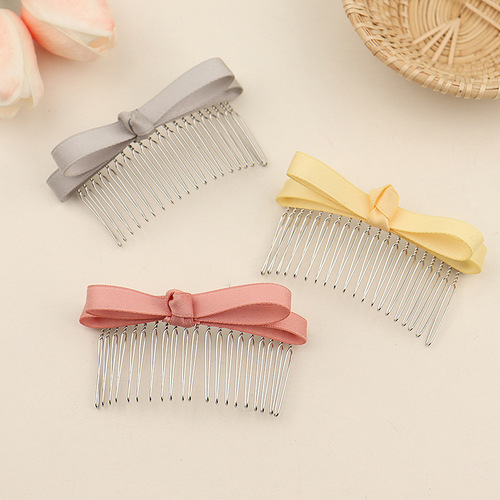 Short bangs combed down, decorative butterfly knot hair accessories, hair clips, hairpins, headbands, hair combs, hair picks, hair forks