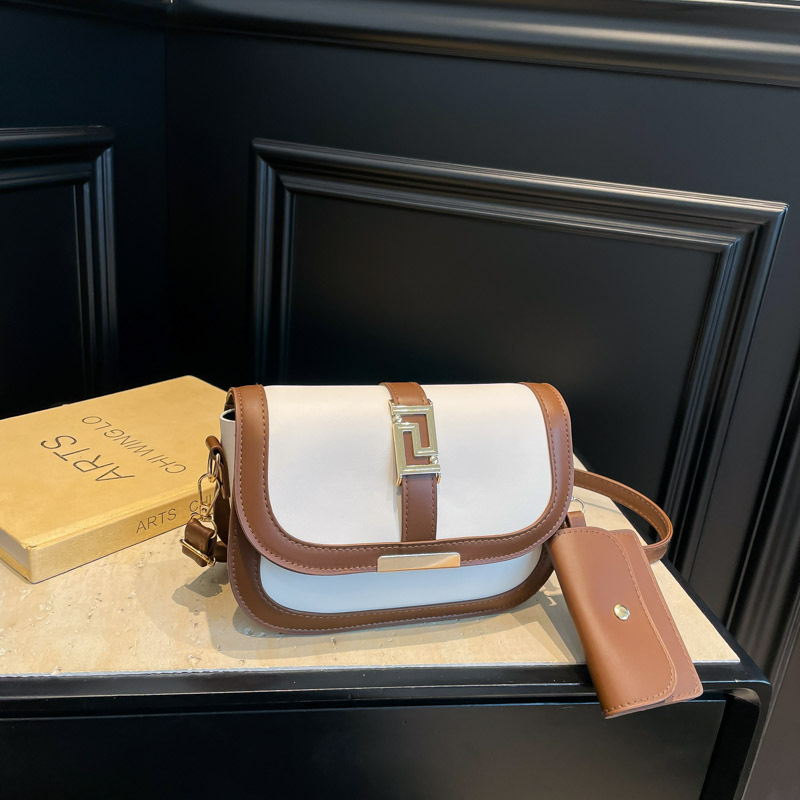 Korean Retro Patchwork Small Square Bag for Women, New Trendy High-Fashion Korean Style Shoulder Crossbody Saddle Bag