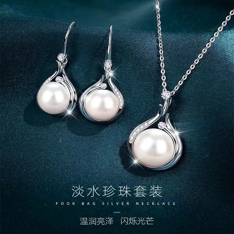 Hottest Selling Red Dress Code Set Freshwater Pearl Bead Full Diamond Earrings for Women Versatile Luxurious Pendant Necklace for Women