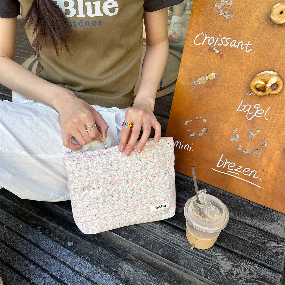 3432 ins Niche floral makeup bag, lotion and skin care product storage bag, portable large-capacity inner liner bag for women undefined